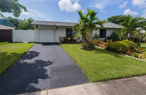 19311 Sterling Drive Cutler Bay FL 33157