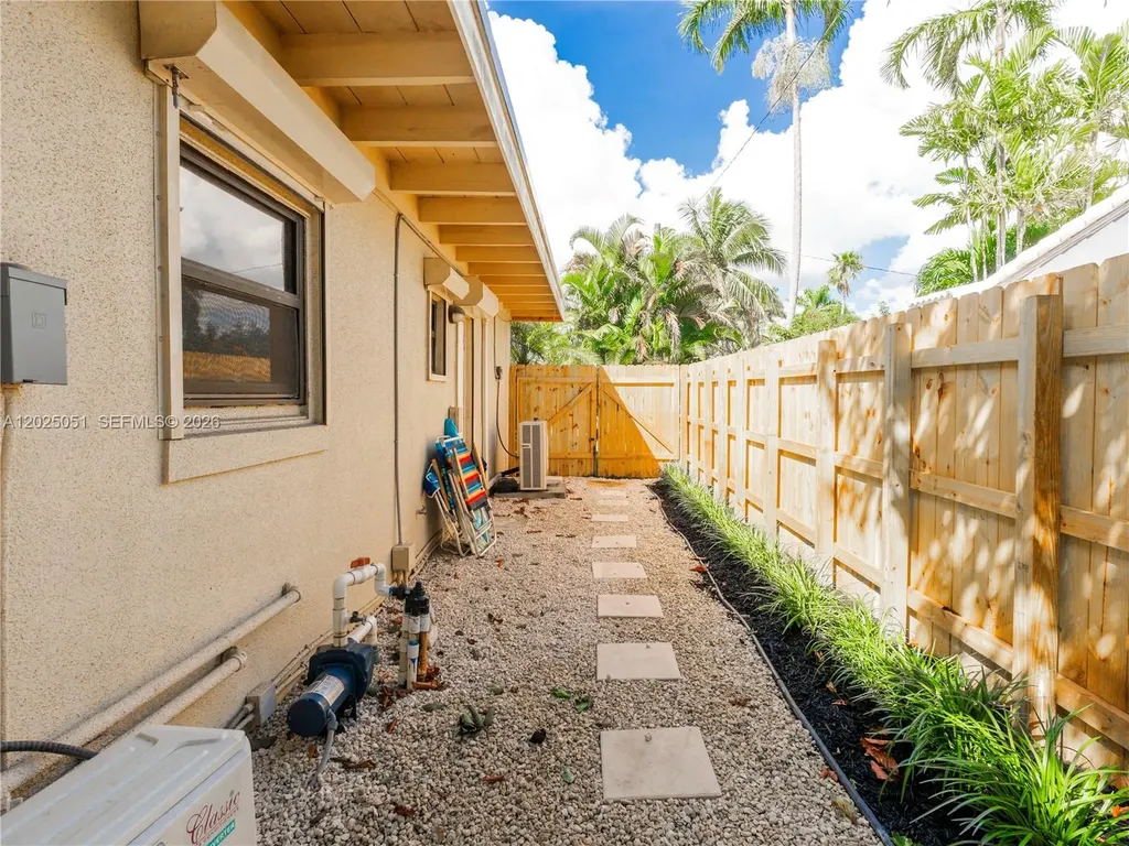 1212 NE 17th Terrace Fort Lauderdale FL 33304