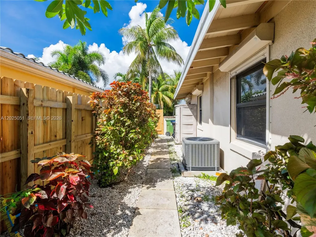 1212 NE 17th Terrace Fort Lauderdale FL 33304