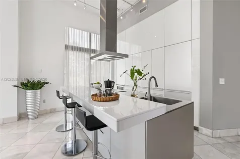 2001 Meridian Avenue Miami Beach FL 33139