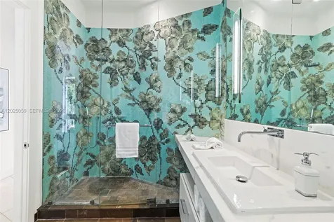 2001 Meridian Avenue Miami Beach FL 33139