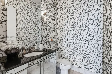 2001 Meridian Avenue Miami Beach FL 33139