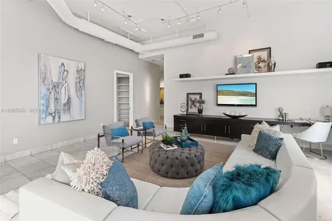 2001 Meridian Avenue Miami Beach FL 33139