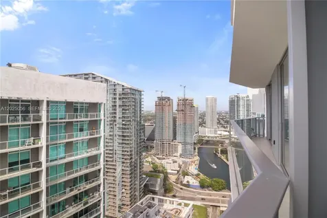 77 SE 5th Street Miami FL 33131