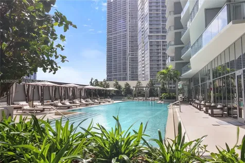 77 SE 5th Street Miami FL 33131