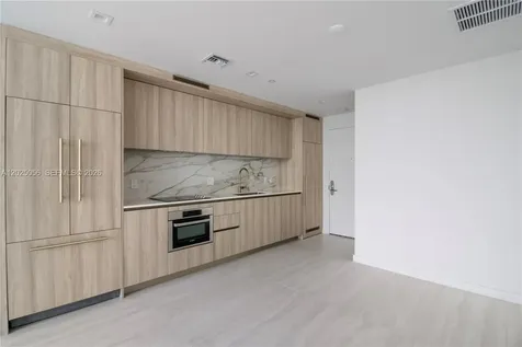 77 SE 5th Street Miami FL 33131
