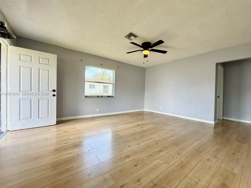 4030 SW 28th Street West Park FL 33023