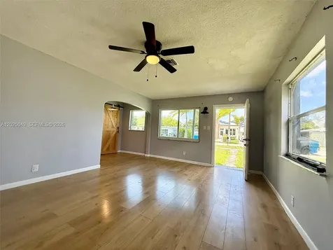 4030 SW 28th Street West Park FL 33023