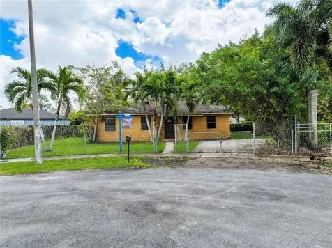1664 SW 2nd Court Homestead FL 33030