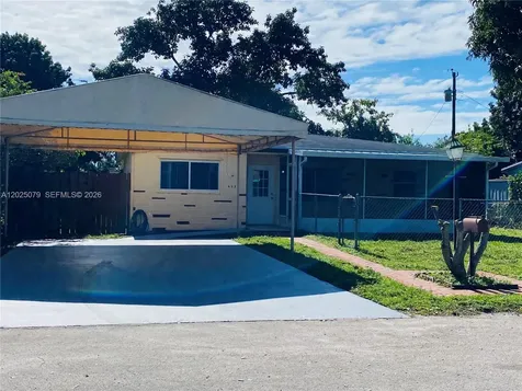 6234 Hayes Street Hollywood FL 33024