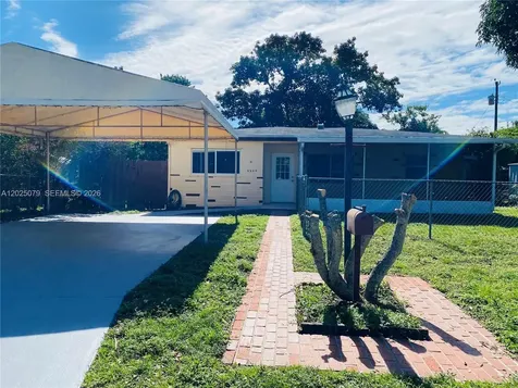 6234 Hayes Street Hollywood FL 33024