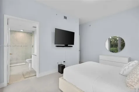650 NE 32nd Street Miami FL 33137