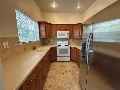 2328 SW 17th Street Miami FL 33145