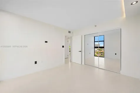 20505 E Country Club Drive Aventura FL 33180