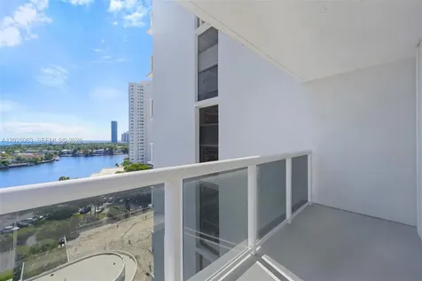 20505 E Country Club Drive Aventura FL 33180