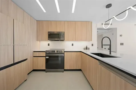 20505 E Country Club Drive Aventura FL 33180