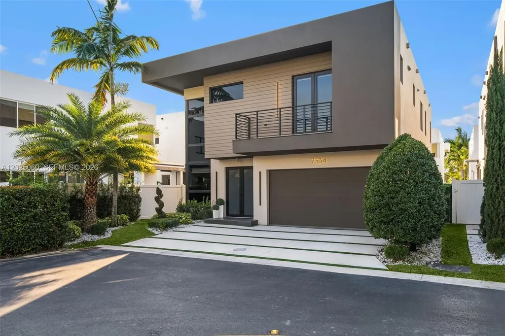 7534 NW 98th Avenue Doral FL 33178