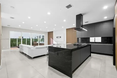 7534 NW 98th Avenue Doral FL 33178