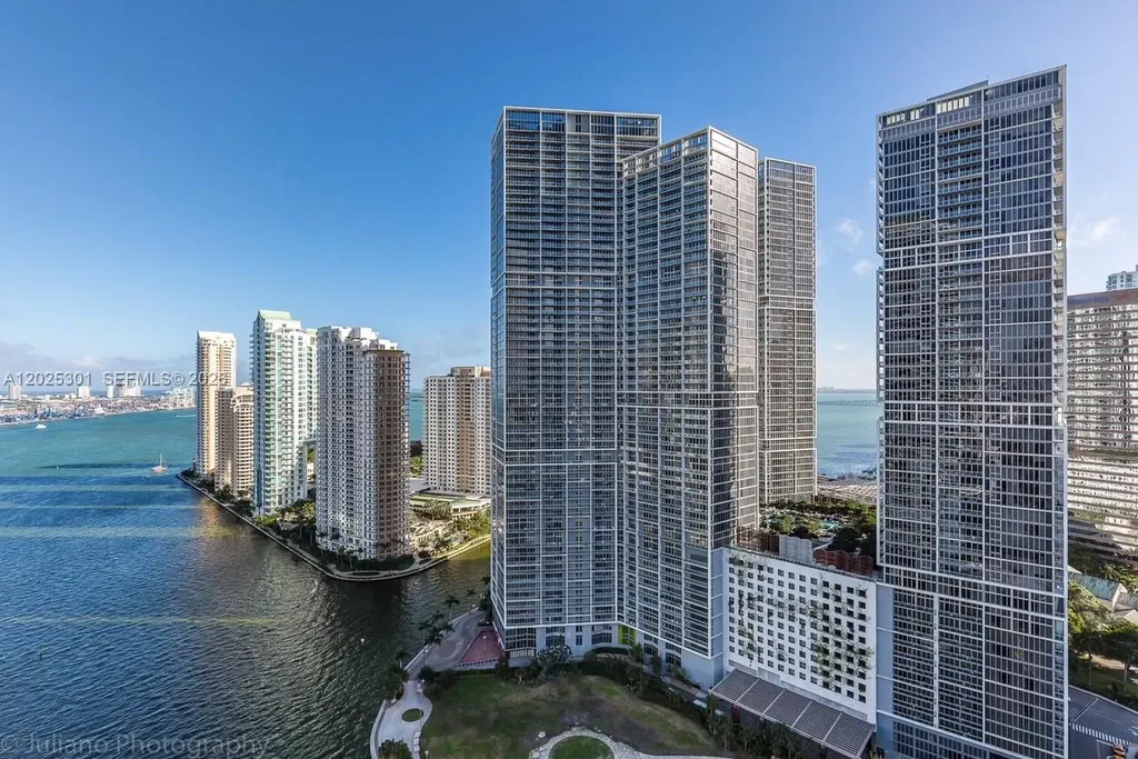 200 Biscayne Boulevard Way Miami FL 33131