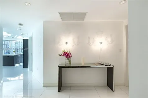 200 Biscayne Boulevard Way Miami FL 33131