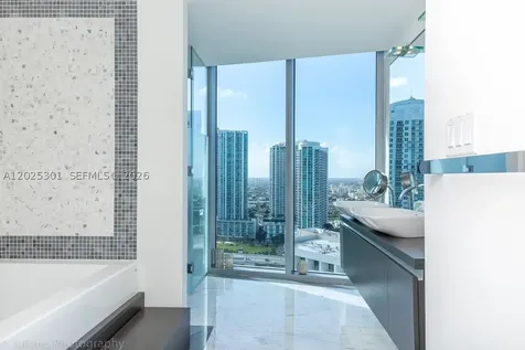 200 Biscayne Boulevard Way Miami FL 33131
