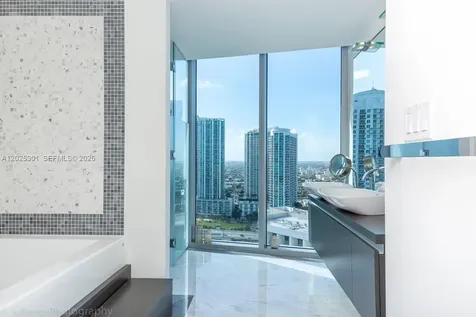 200 Biscayne Boulevard Way Miami FL 33131