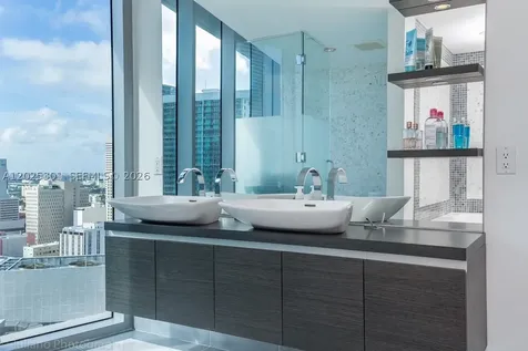 200 Biscayne Boulevard Way Miami FL 33131