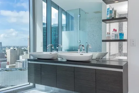 200 Biscayne Boulevard Way Miami FL 33131