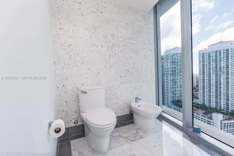200 Biscayne Boulevard Way Miami FL 33131