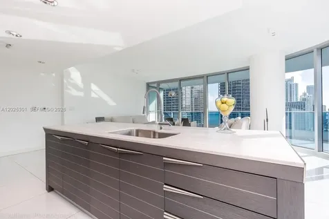 200 Biscayne Boulevard Way Miami FL 33131