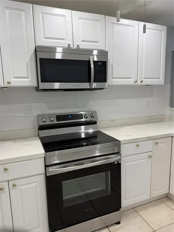 942 NE 199th Street Miami FL 33179