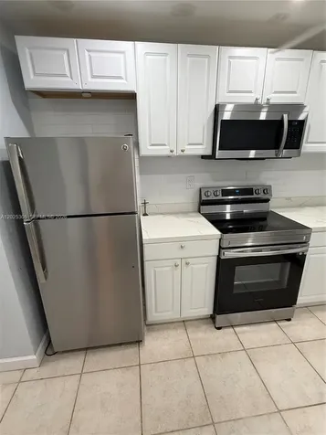 942 NE 199th Street Miami FL 33179