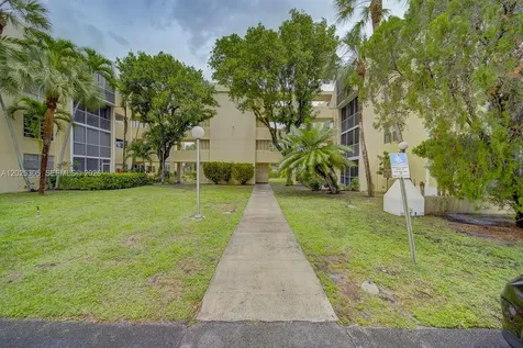 942 NE 199th Street Miami FL 33179
