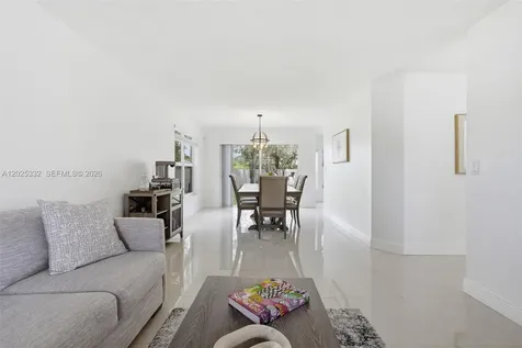 2 Gables Boulevard Weston FL 33326