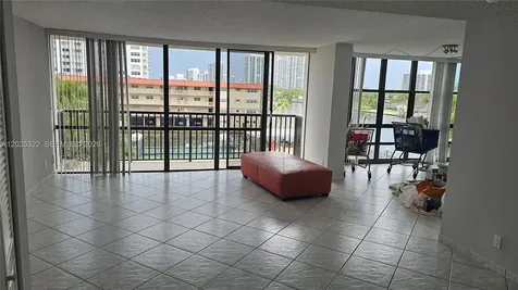 2017 S Ocean Drive Hallandale Beach FL 33009