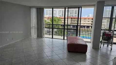 2017 S Ocean Drive Hallandale Beach FL 33009