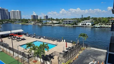 2017 S Ocean Drive Hallandale Beach FL 33009
