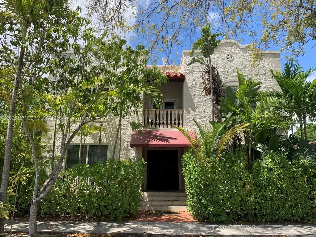 712 SW 56 Avenue Coral Gables FL 33134