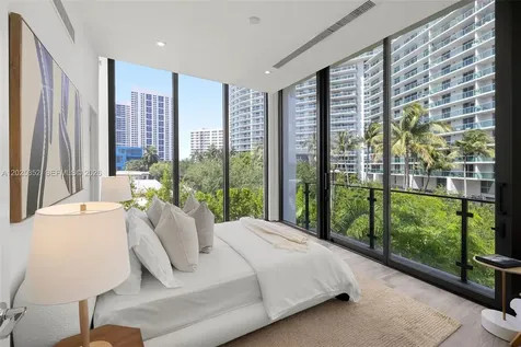 1525 Bay Road Miami Beach FL 33139