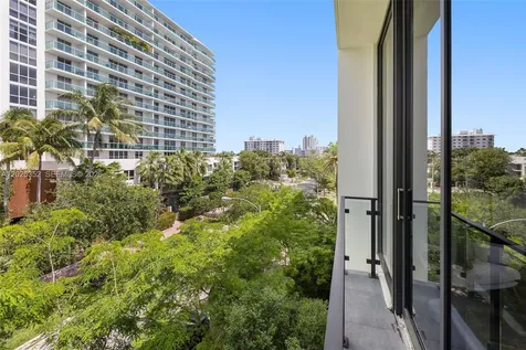 1525 Bay Road Miami Beach FL 33139