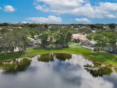 4123 Sapphire Bend Weston FL 33331