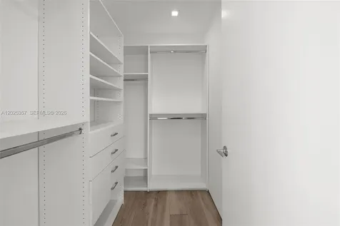 1525 Bay Road Miami Beach FL 33139