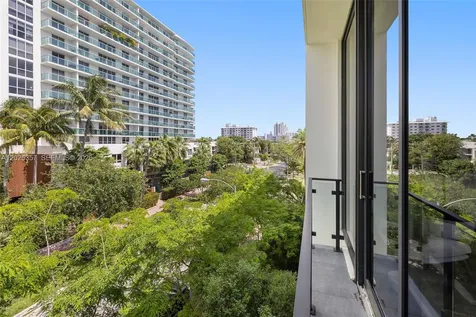 1525 Bay Road Miami Beach FL 33139