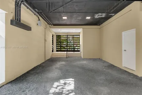 1525 Bay Road Miami Beach FL 33139