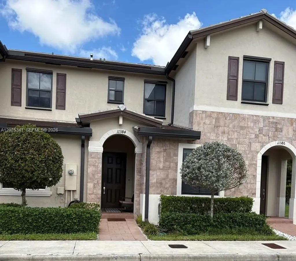 11384 W 34th Way Hialeah FL 33018