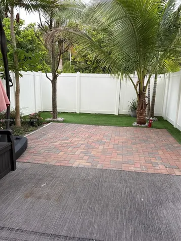 11384 W 34th Way Hialeah FL 33018