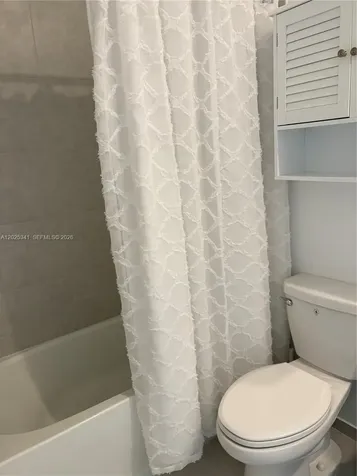 11384 W 34th Way Hialeah FL 33018