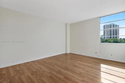 3101 N Country Club Drive Aventura FL 33180