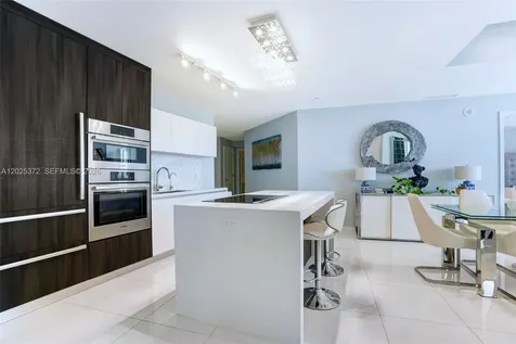 851 NE 1st Avenue Miami FL 33132