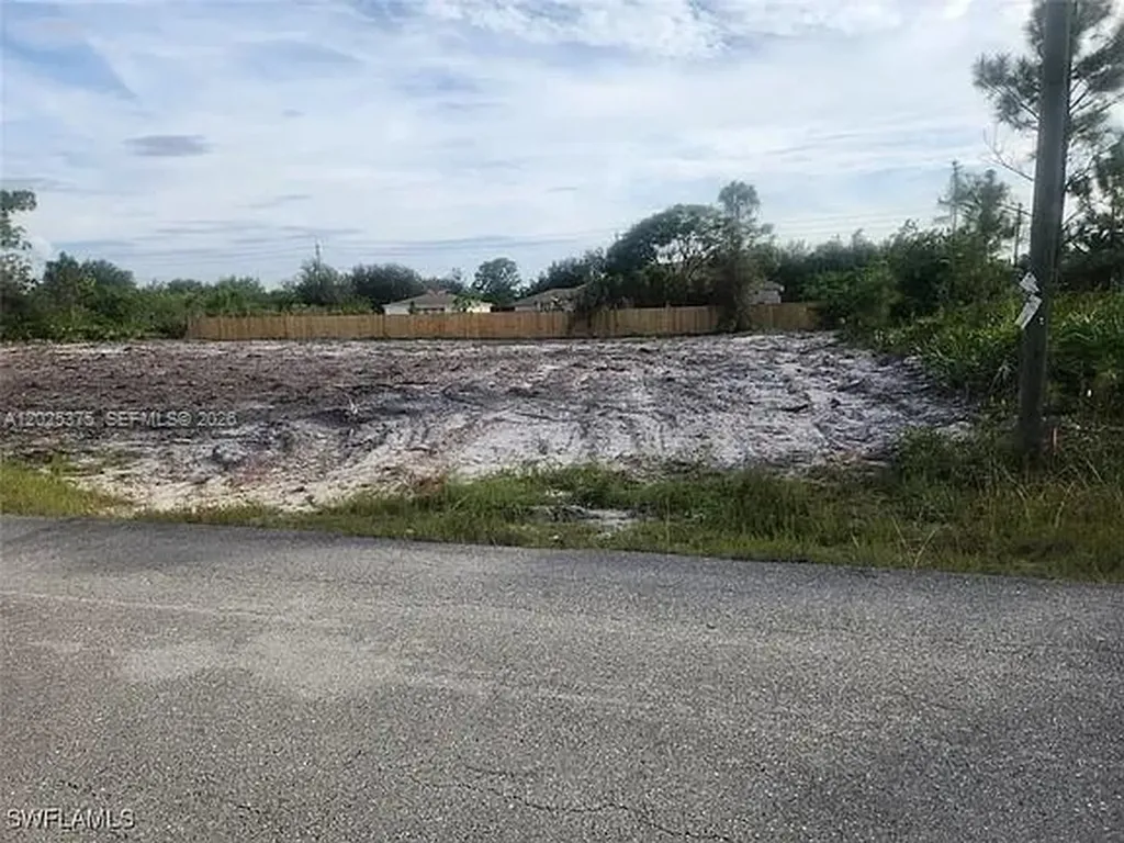 2513 43rd Street W Lehigh Acres FL 33971